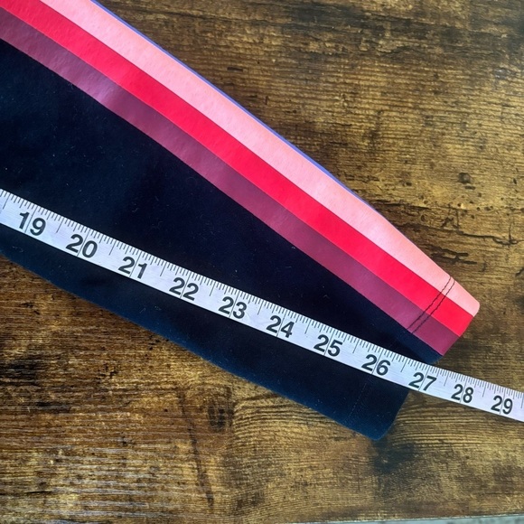 VS Pink Yoga leggings Size Small - Picture 7 of 7